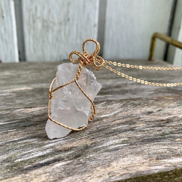 Quartz Crystal Wire Wrapped Necklace - Picture 1 of 4